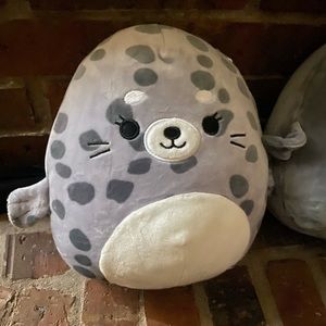 Isis the seal 8” Squishmallows